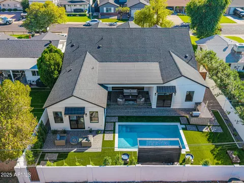 View/Area - 5420 E Verde Ln, Phoenix, AZ 85018 photo 4 of 5
