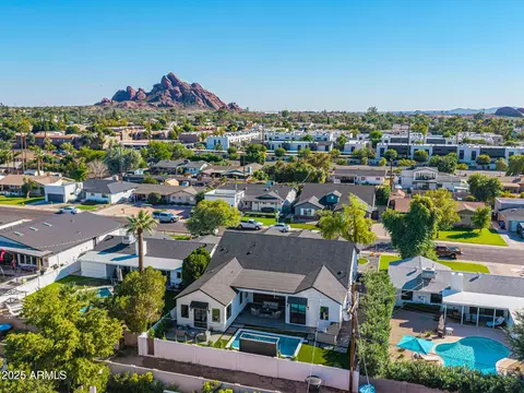View/Area - 5420 E Verde Ln, Phoenix, AZ 85018 photo 5 of 5