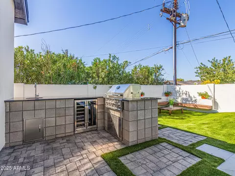 Exterior - 5420 E Verde Ln, Phoenix, AZ 85018 photo 8 of 12