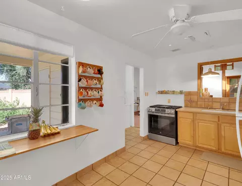 Kitchen - 1022 E Keim Dr, Phoenix, AZ 85014 photo 1 of 3