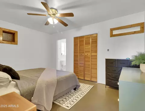 Bedroom - 1022 E Keim Dr, Phoenix, AZ 85014 photo 1 of 4