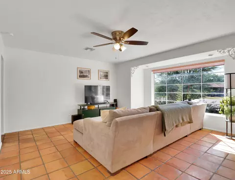 Living - 1022 E Keim Dr, Phoenix, AZ 85014 photo 3 of 5