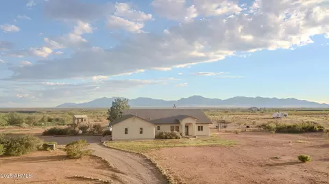 1002 E Lena Way, Huachuca City, AZ 85616