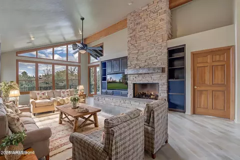 Living - 2710 E Coyote Mint Cir, Payson, AZ 85541 photo 2 of 13