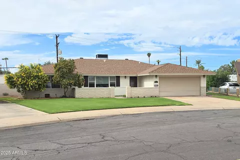 2704 S Terrace Rd, Tempe, AZ 85282
