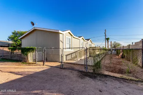 1943 N Main Dr, Apache Junction, AZ 85120 photo 2