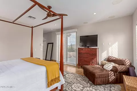 Bedroom - 3981 E Navigator Ln, Phoenix, AZ 85050 photo 3 of 11