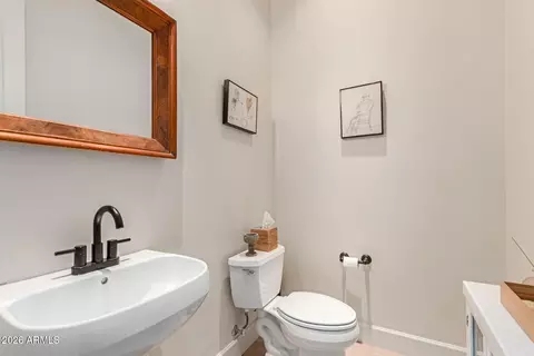 Bath - 3981 E Navigator Ln, Phoenix, AZ 85050 photo 1 of 4