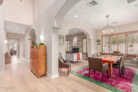Dining - 3981 E Navigator Ln, Phoenix, AZ 85050 photo 2 of 3