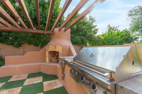 Exterior - 3981 E Navigator Ln, Phoenix, AZ 85050 photo 6 of 13
