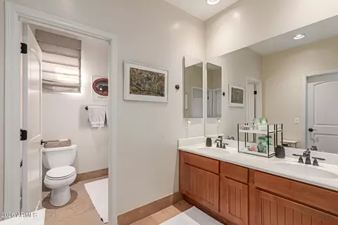 Bath - 3981 E Navigator Ln, Phoenix, AZ 85050 photo 4 of 4