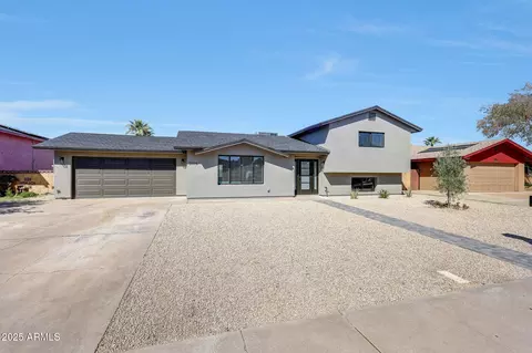 3116 W Gelding Dr, Phoenix, AZ 85053