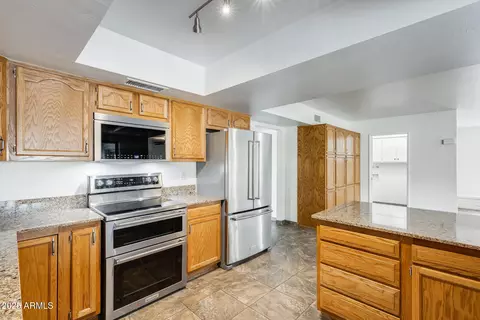 Kitchen - 6504 S Cole Dr, Tempe, AZ 85283 photo 4 of 5