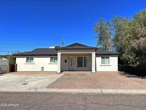 1245 N Oakleaf Dr, Phoenix, AZ 85008