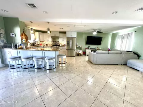 Kitchen - 1245 N Oakleaf Dr, Phoenix, AZ 85008 photo 4 of 5