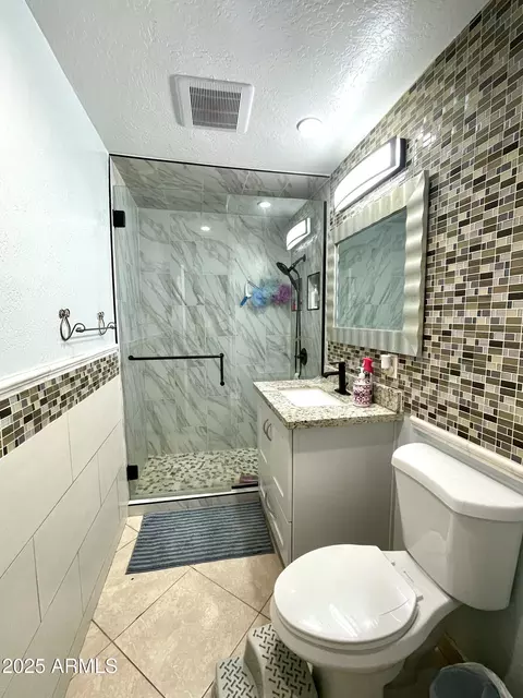 Bath - 1245 N Oakleaf Dr, Phoenix, AZ 85008 photo 1 of 1