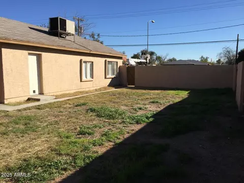 Exterior - 526 S Mesa Dr, Mesa, AZ 85210 photo 4 of 17