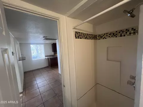 Bath - 526 S Mesa Dr, Mesa, AZ 85210 photo 2 of 4