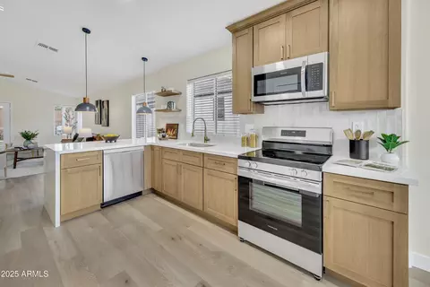 Kitchen - 2704 E Anderson Dr, Phoenix, AZ 85032 photo 4 of 4