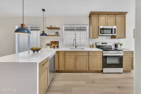 Kitchen - 2704 E Anderson Dr, Phoenix, AZ 85032 photo 3 of 4