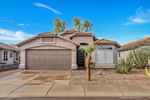 2704 E Anderson Dr, Phoenix, AZ 85032