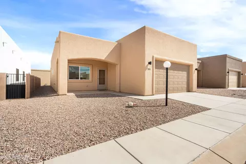 293 S Meadowood Ln, Sierra Vista, AZ 85635