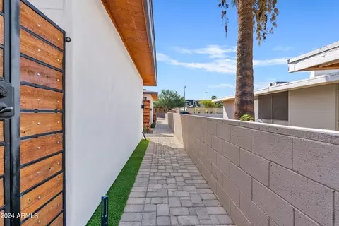 Entry Way - 4034 E Moreland St, Phoenix, AZ 85008 photo 1 of 1