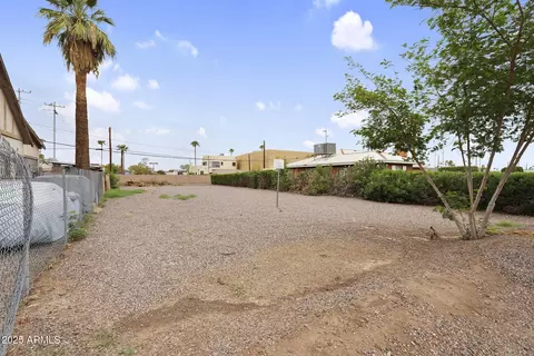 Exterior - 1318 E Jefferson St, Phoenix, AZ 85034 photo 1 of 15