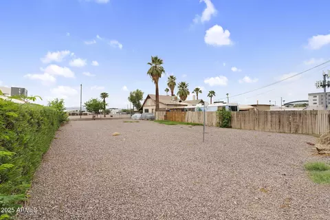 Exterior - 1318 E Jefferson St, Phoenix, AZ 85034 photo 3 of 15