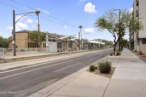 Exterior - 1318 E Jefferson St, Phoenix, AZ 85034 photo 8 of 15