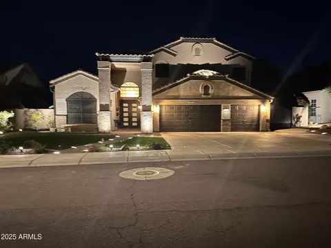 Exterior - 16024 S 7th Dr, Phoenix, AZ 85045 photo 3 of 10
