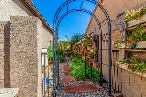 Exterior - 16024 S 7th Dr, Phoenix, AZ 85045 photo 7 of 10