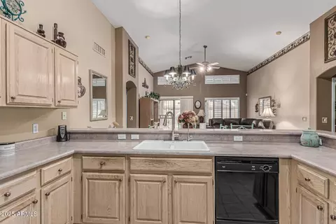 Kitchen - 461 E Pinto Dr, Gilbert, AZ 85296 photo 4 of 4
