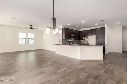 2511 W Queen Creek Rd #426, Chandler, AZ 85248