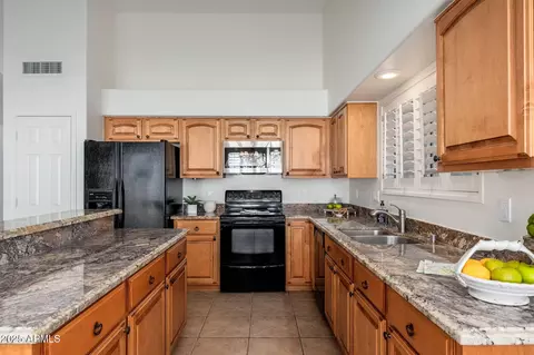 4154 E Rockledge Rd, Phoenix, AZ 85044 photo 8