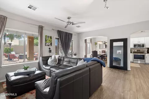 1019 W Kowalsky Ln, Phoenix, AZ 85041