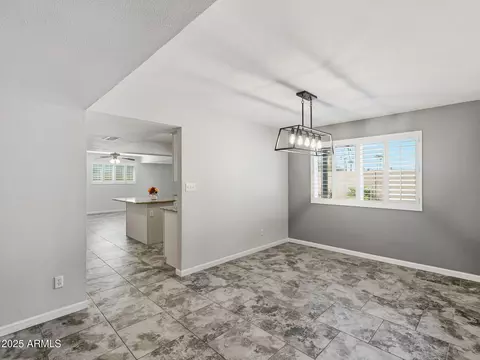 3932 E Shaw Butte Dr, Phoenix, AZ 85028 photo 5