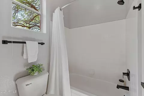 Bath - 7354 E Sandia Cir, Mesa, AZ 85207 photo 5 of 6