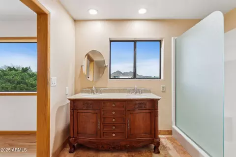 Bath - 11816 N Bancroft Dr, Phoenix, AZ 85028 photo 4 of 5
