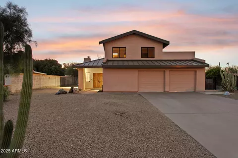 Exterior - 11816 N Bancroft Dr, Phoenix, AZ 85028 photo 16 of 32