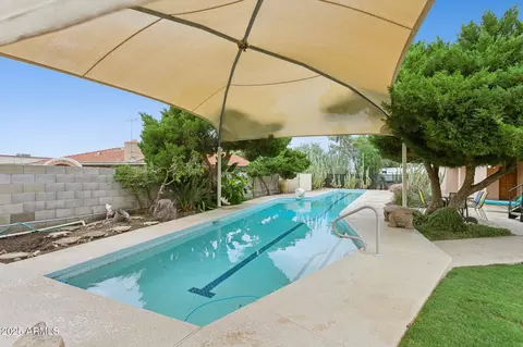 Exterior - 11816 N Bancroft Dr, Phoenix, AZ 85028 photo 9 of 32