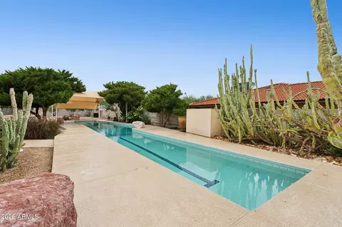 Exterior - 11816 N Bancroft Dr, Phoenix, AZ 85028 photo 3 of 32