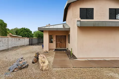 Exterior - 11816 N Bancroft Dr, Phoenix, AZ 85028 photo 5 of 32