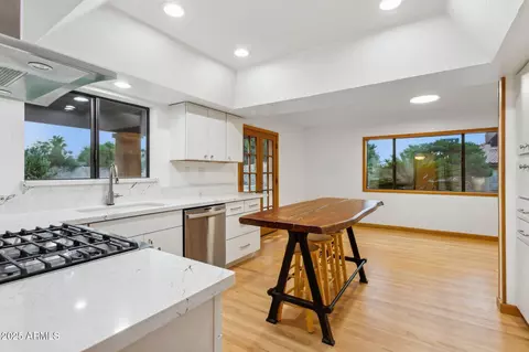 Kitchen - 11816 N Bancroft Dr, Phoenix, AZ 85028 photo 4 of 4