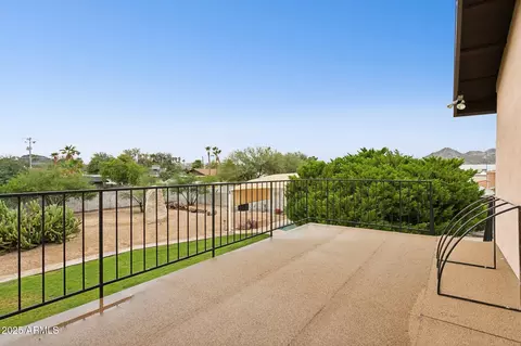 Exterior - 11816 N Bancroft Dr, Phoenix, AZ 85028 photo 12 of 32