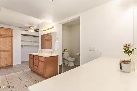 Bath - 1233 E Watson Dr, Tempe, AZ 85283 photo 4 of 5