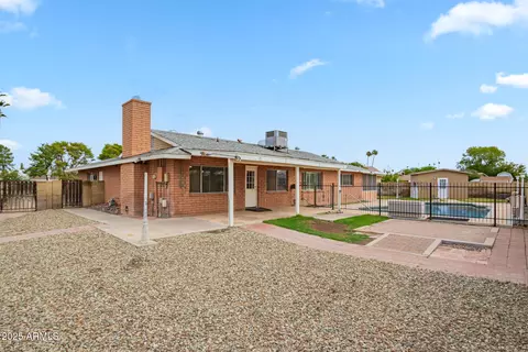 Exterior - 1233 E Watson Dr, Tempe, AZ 85283 photo 7 of 9