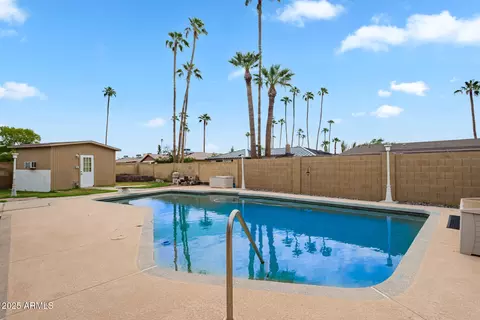 Exterior - 1233 E Watson Dr, Tempe, AZ 85283 photo 2 of 9