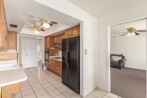 Kitchen - 1233 E Watson Dr, Tempe, AZ 85283 photo 4 of 4