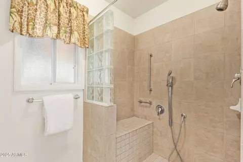 Bath - 1233 E Watson Dr, Tempe, AZ 85283 photo 5 of 5